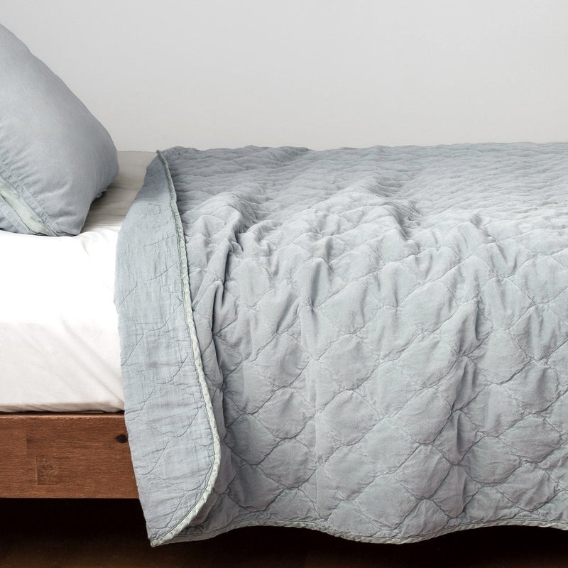 https://www.bellanottelinens.com/cdn/shop/products/Harlow-Cotton-Velvet-Quilted-Coverlet-Cloud-2_c06e0ca2-cd2a-4274-b049-343f48470fab_800x800.jpg?v=1703643066