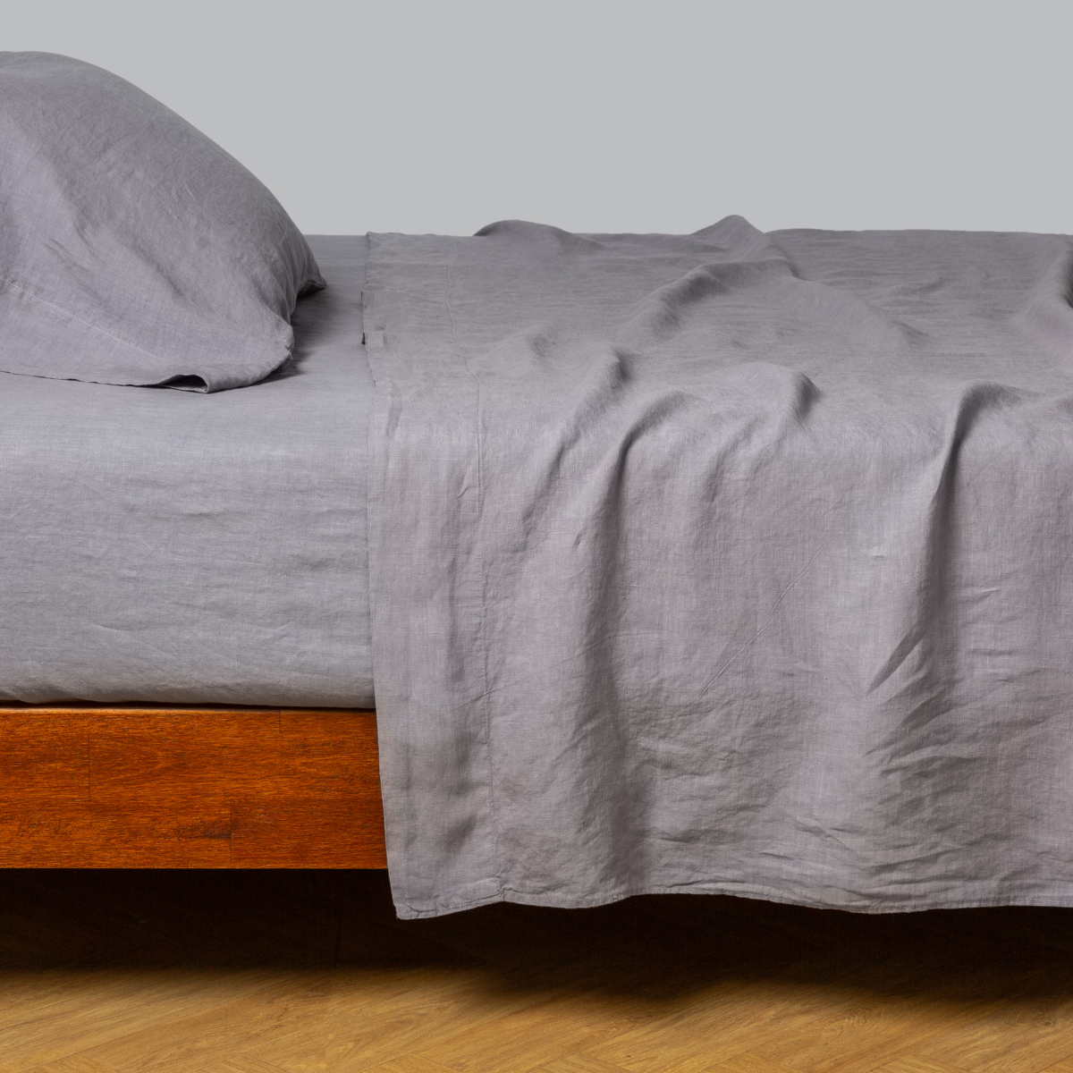 https://www.bellanottelinens.com/cdn/shop/products/Linen-Fitted-Sheet-French-Lavender-2_2048x2048.png?v=1703644604