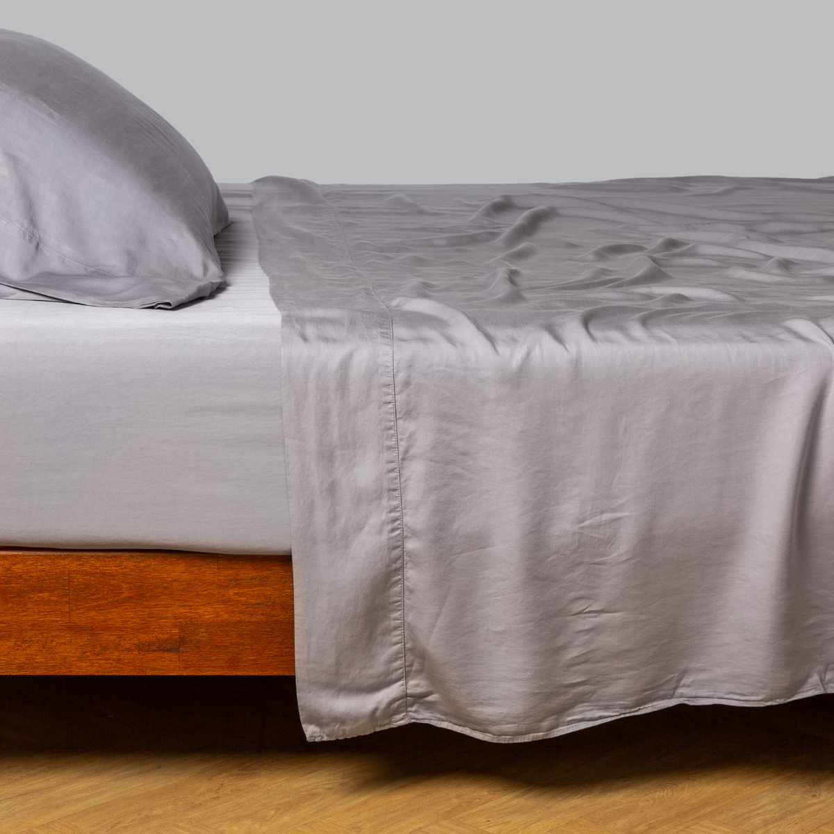 https://www.bellanottelinens.com/cdn/shop/products/Madera-Luxe-Flat-Sheet-French-Lavender-1_373a7dd8-14c9-47a0-b6d0-9a54416766db_2048x2048.png?v=1703618220